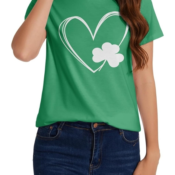 Shamrock Heart Graphic Women's Green Tee - Picture 2 of 3